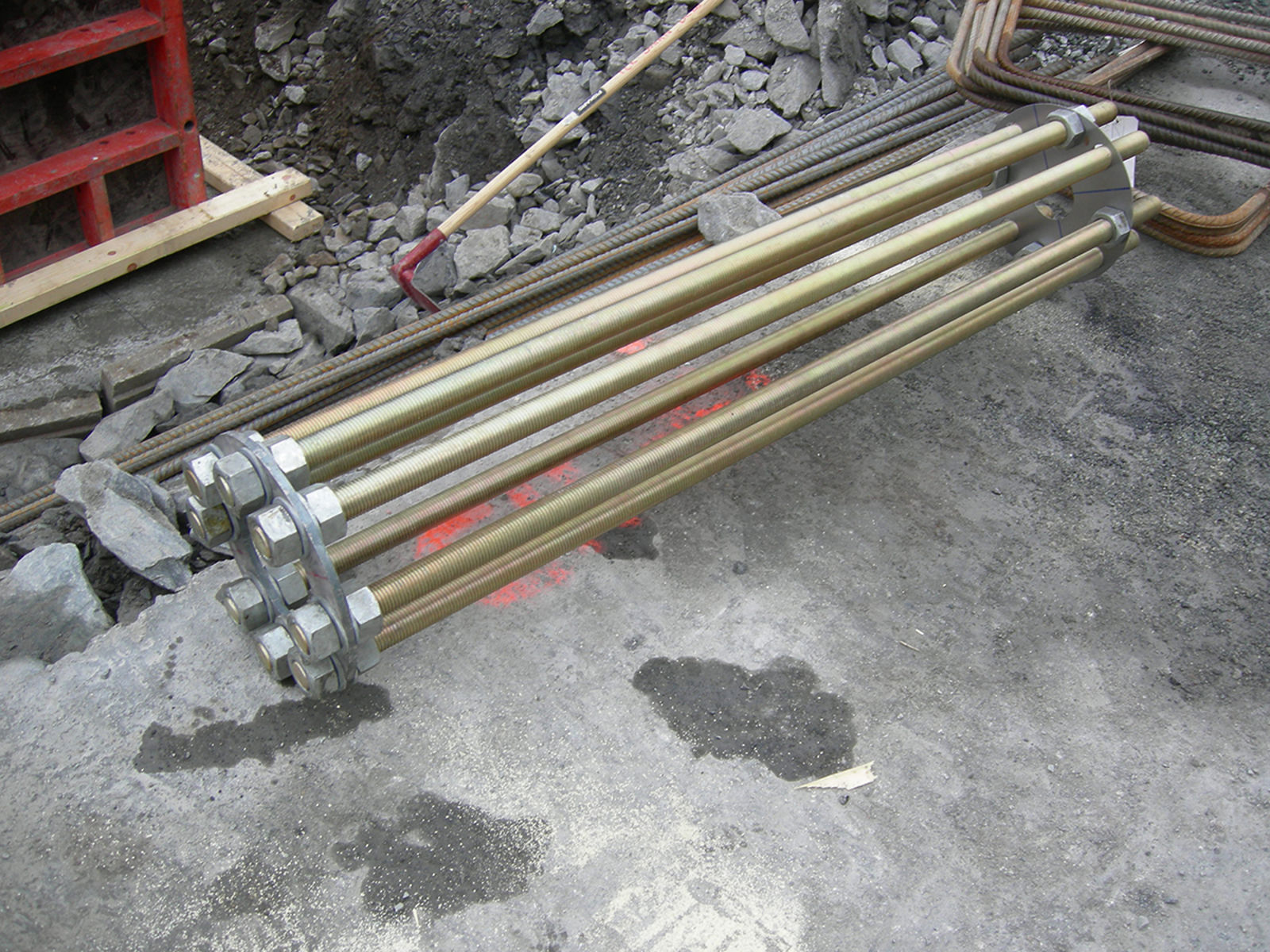 Riktig montert boltegruppe til KL-mast før støping.