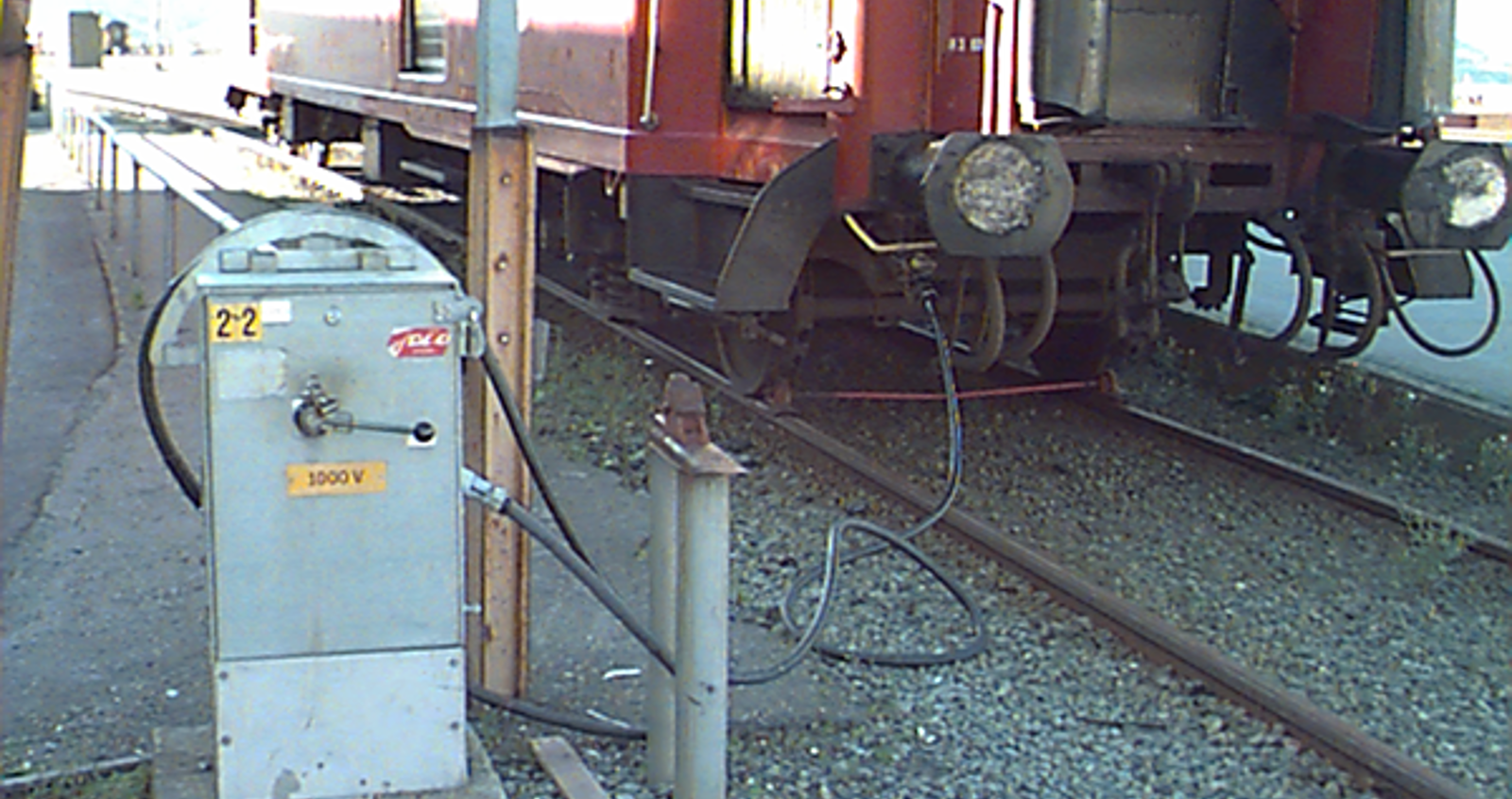 Togvarmepost med løs kabel til tog, benyttet før JD543, uten innebygd betjeningssikring.