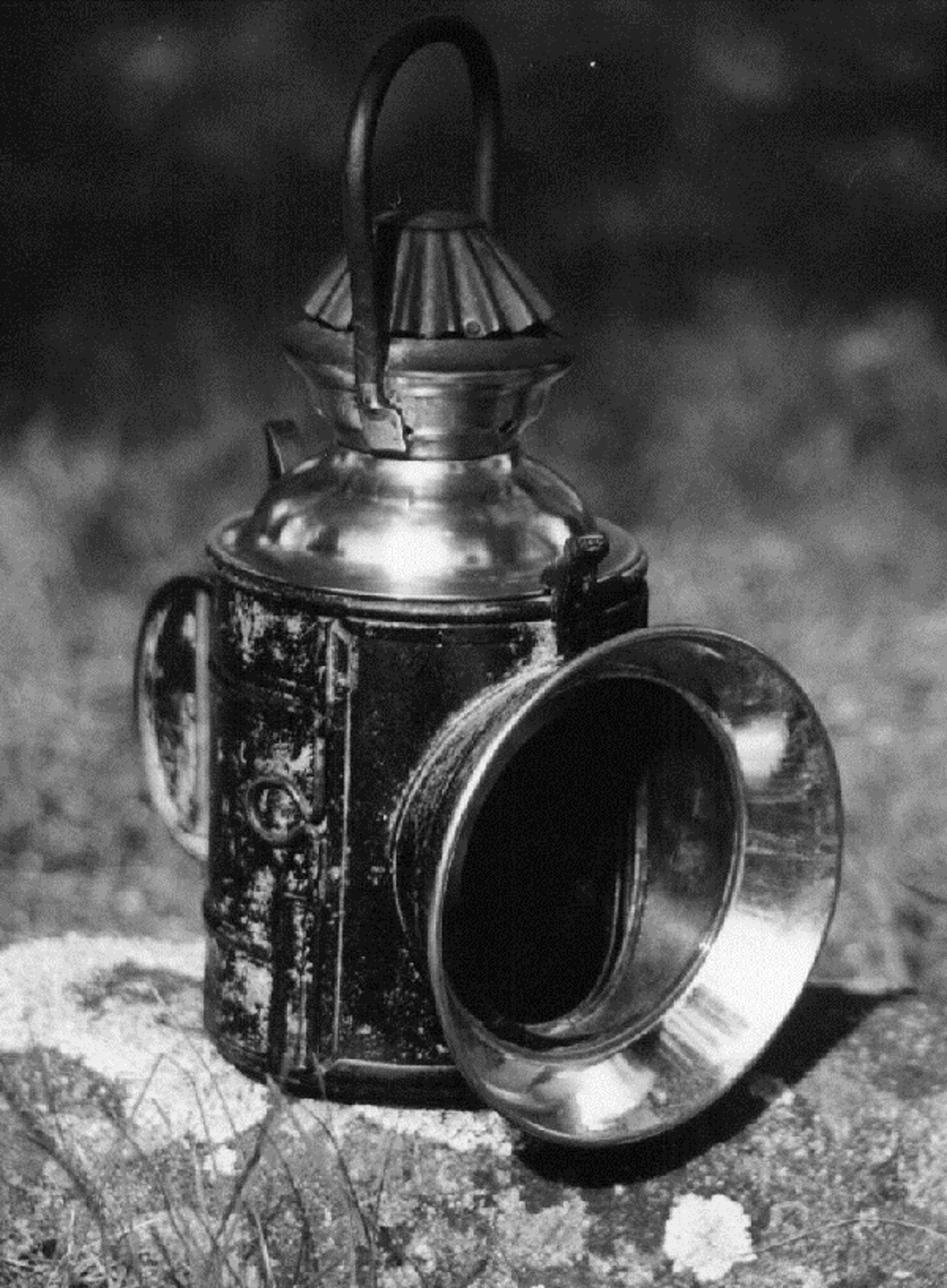 Historisk gasslykt brukt som signalredskap i tidlig jernbanedrift.