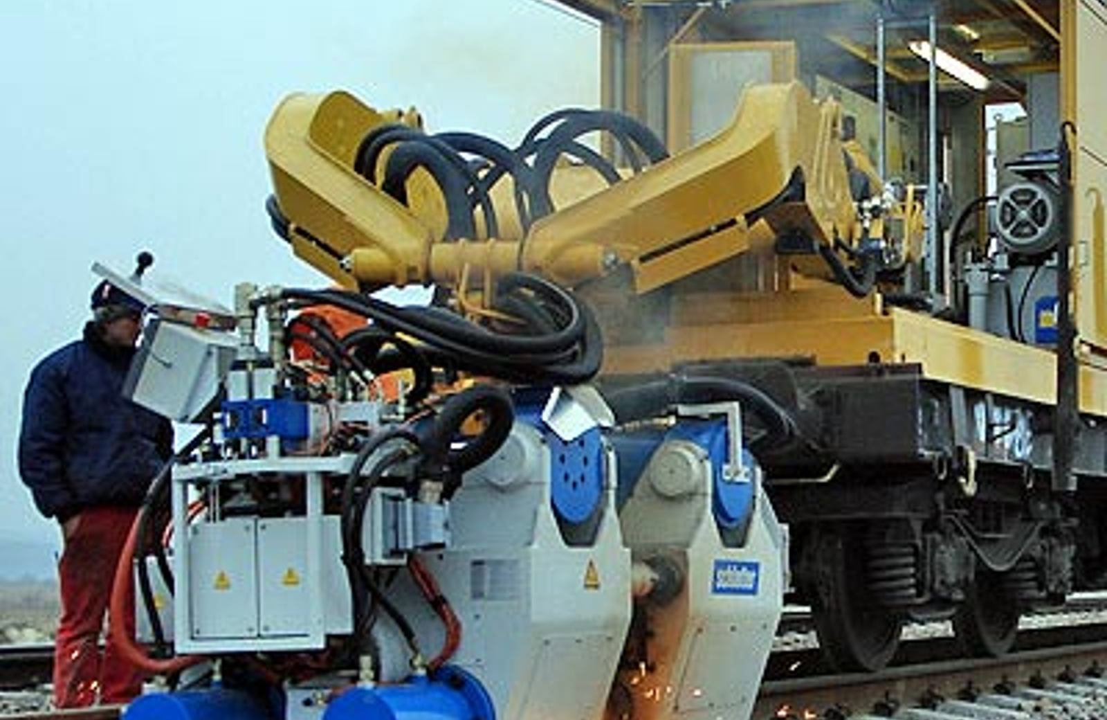Mobilt sveisehode fra Railtech Schlatter for elektrisk motstandssveising.