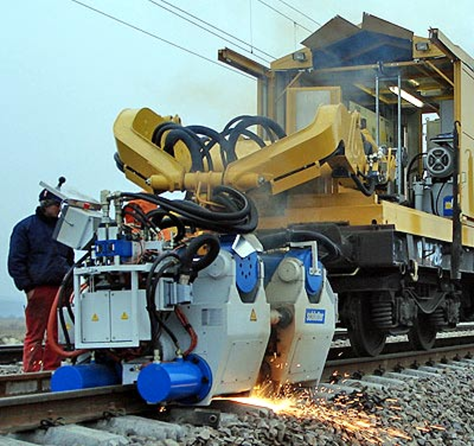 Mobilt sveisehode fra Railtech Schlatter for elektrisk motstandssveising.