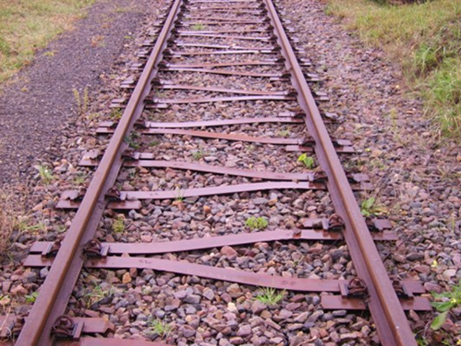 Jernbanespor med Y-sviller montert.