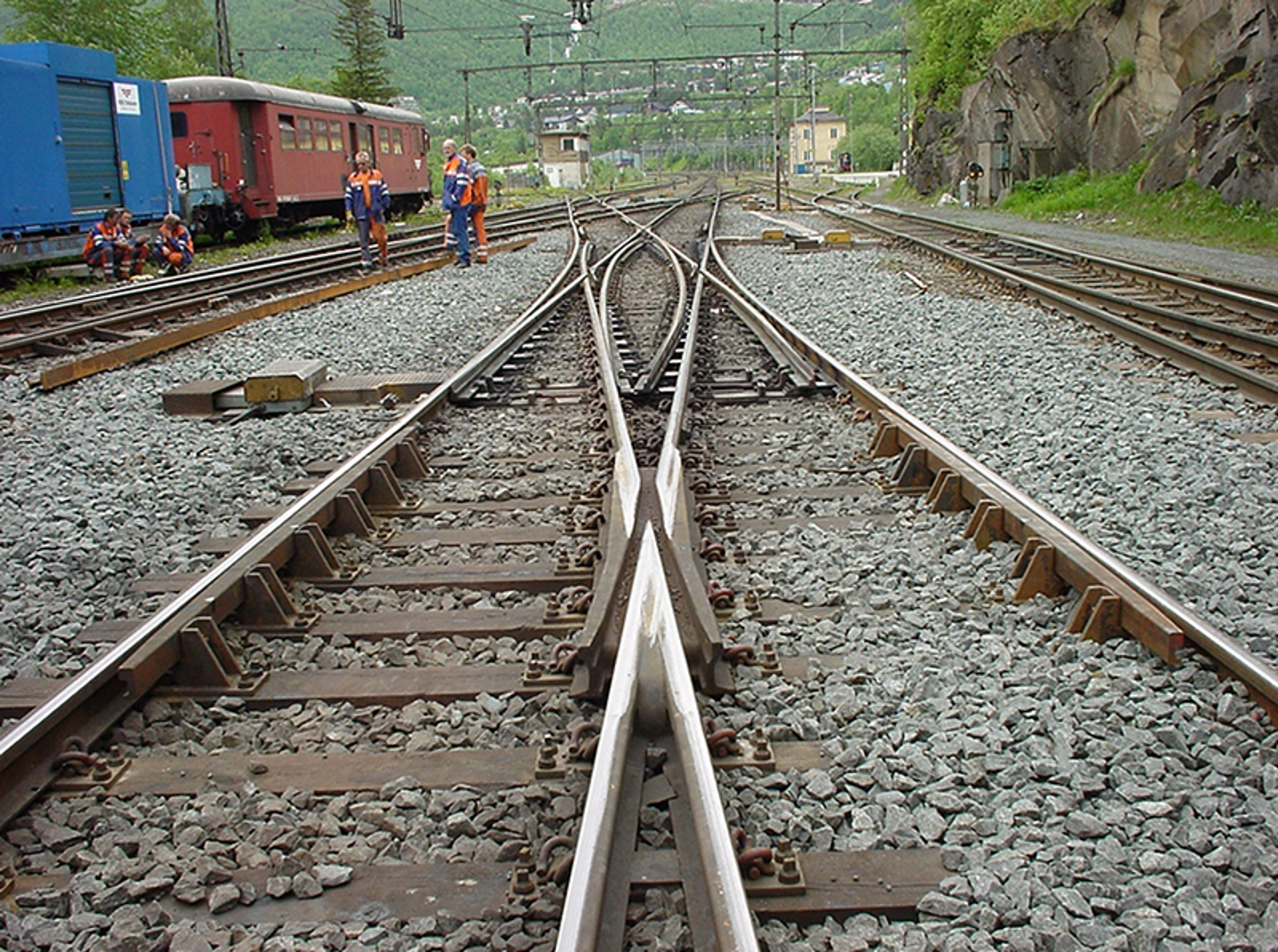 Dobbel kryssveksel ved Narvik stasjon, med fire tungepartier og to kryss.