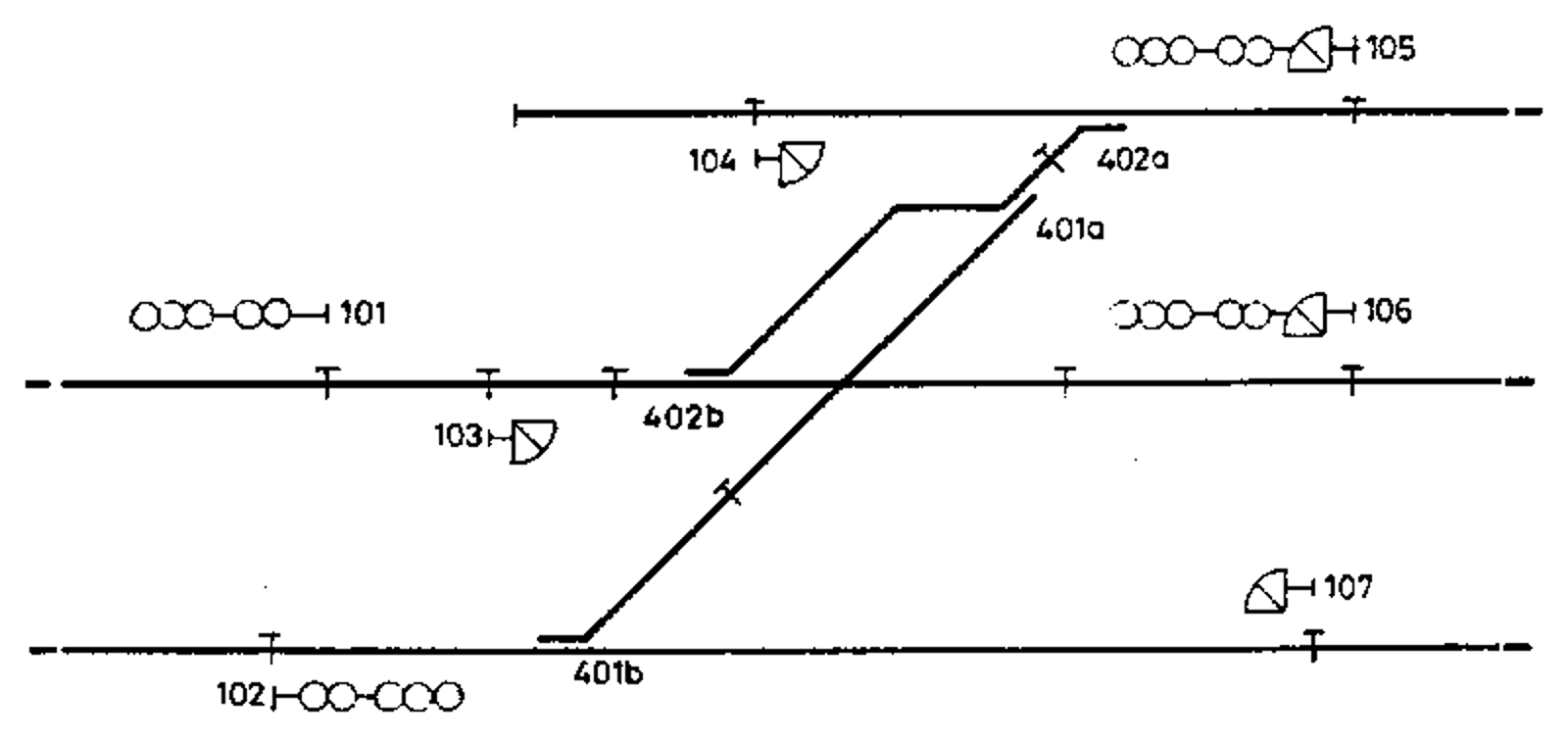 Skjematisk sporplan med signaler, tog og nummererte sporveksler.